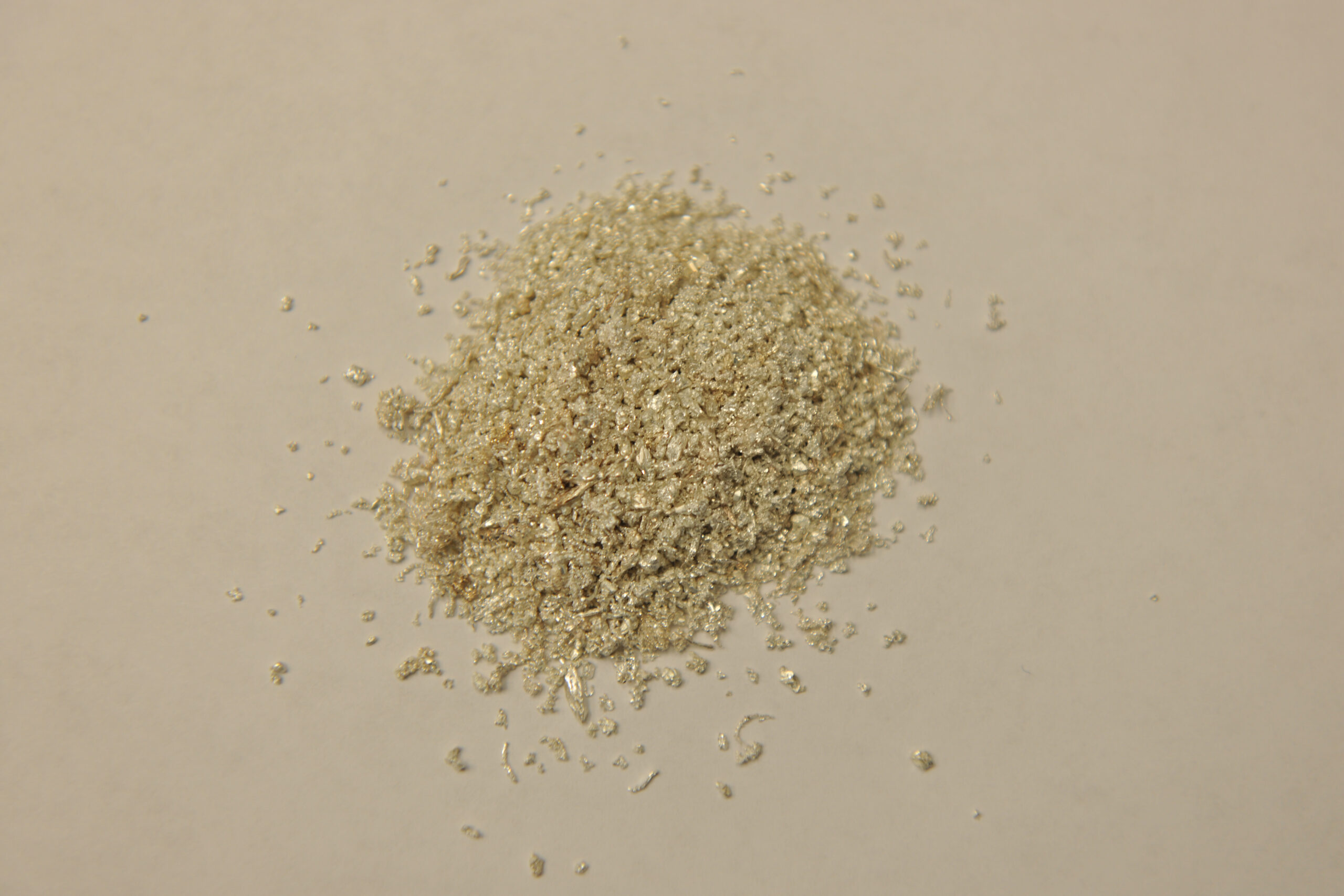 Silver needles from precious metal recycling